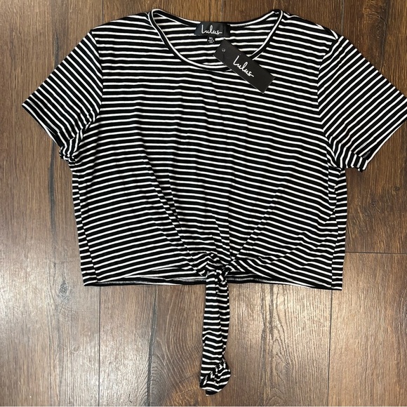 🆕 Lulu’s Take the Lead Black Striped Tie-Front Crop Top SZ XL - Picture 5 of 8